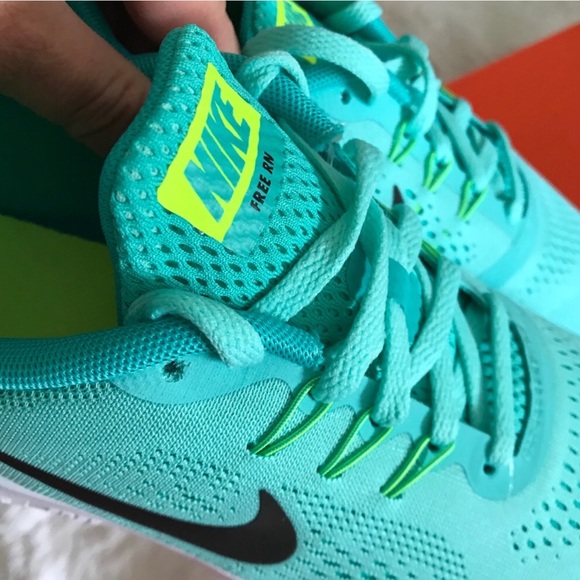 ⚡️FLASH SALE NIKE FREE RUN WOMENS SHOES NEW - Picture 4 of 5